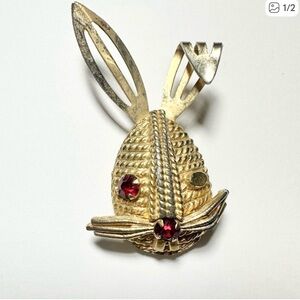Vintage Sarah Coventry Winking Bunny Brooch
